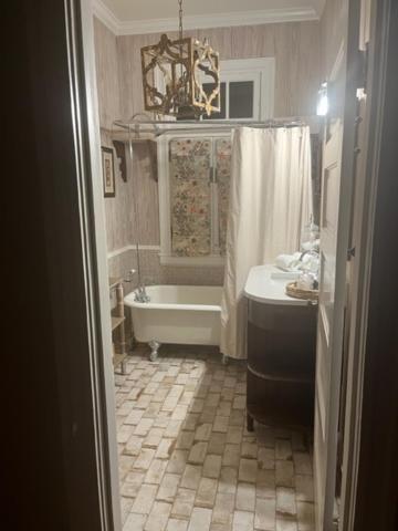 Jenny'S Downtown Hideaway Bed And Breakfast Laurel Exterior photo